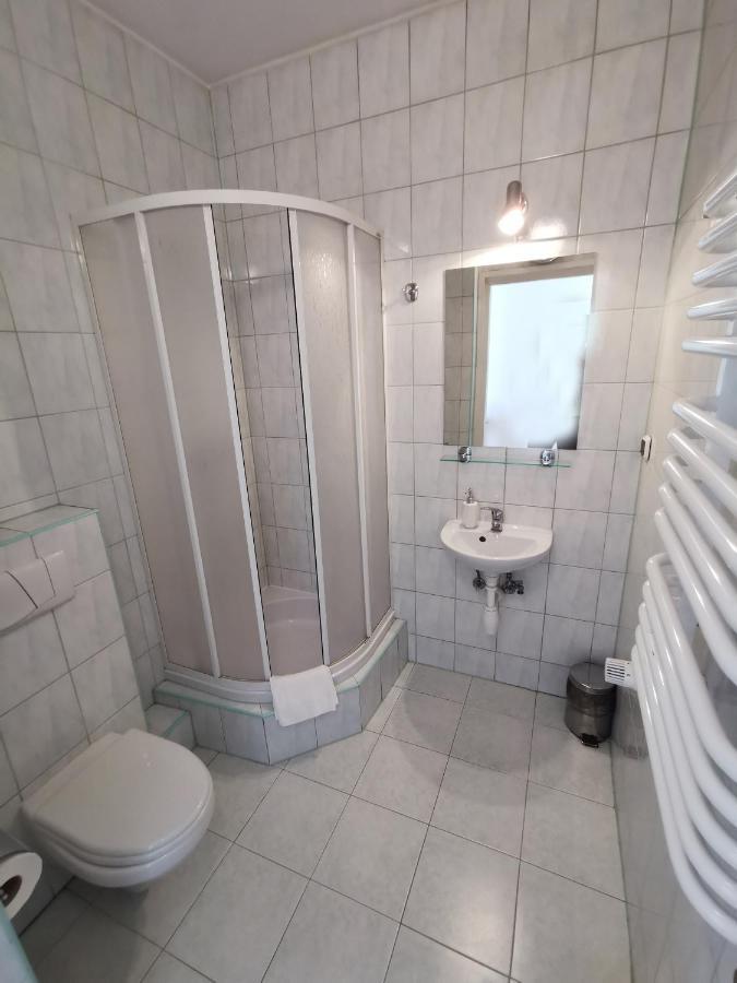 Quadruple Room Private Bathroom