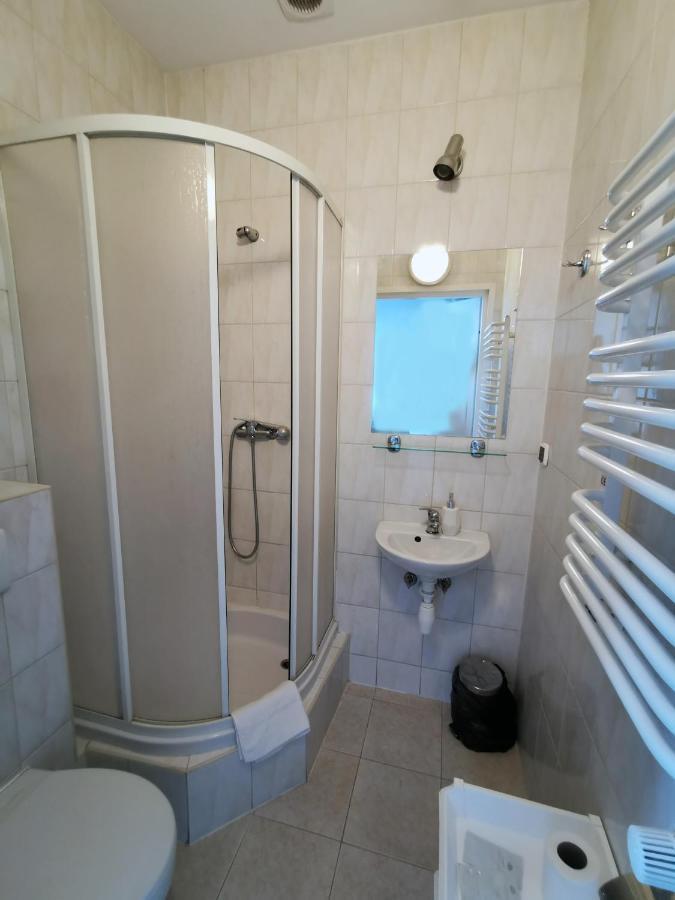 Single Room Private Bathroom